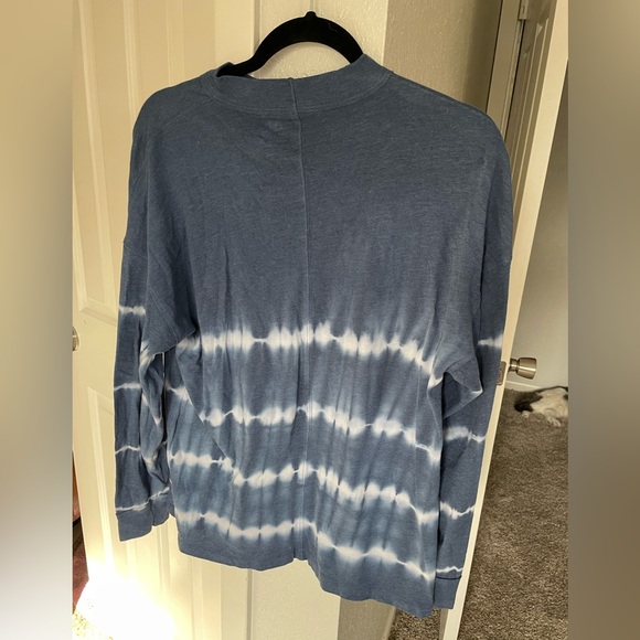 Light weight short turtleneck long sleeve! - Picture 2 of 3